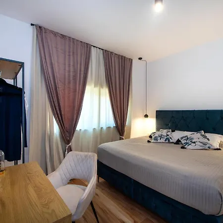 In * Brodarica (Sibenik-Knin)