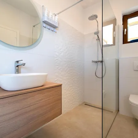 In * Brodarica (Sibenik-Knin)