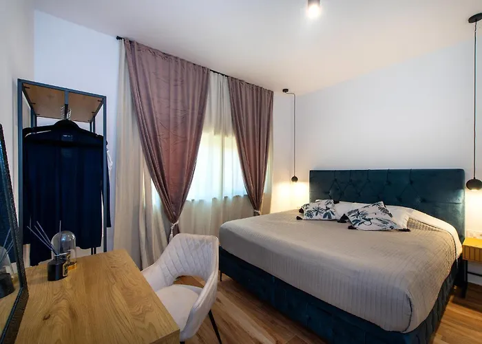 In * Brodarica (Sibenik-Knin)